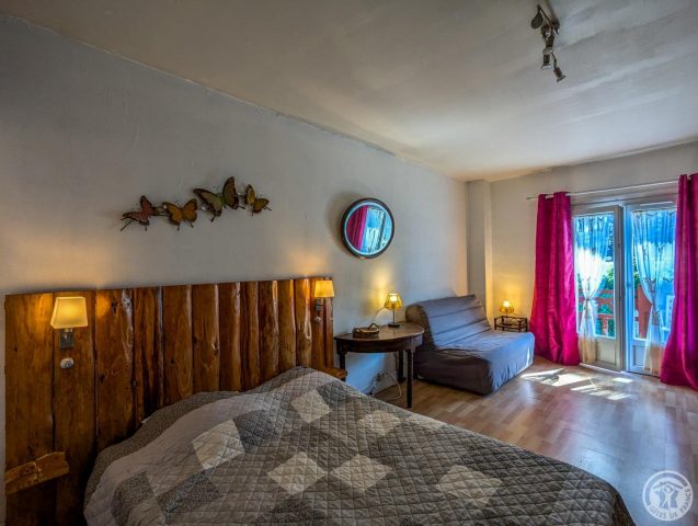 31G100934-0a3ed690fb3446b18e82bb91dd0f37cd