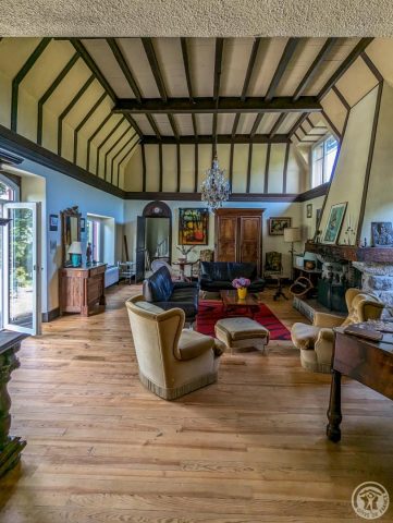 31G100934-16852ff8f8d24edda16ee630758dd818