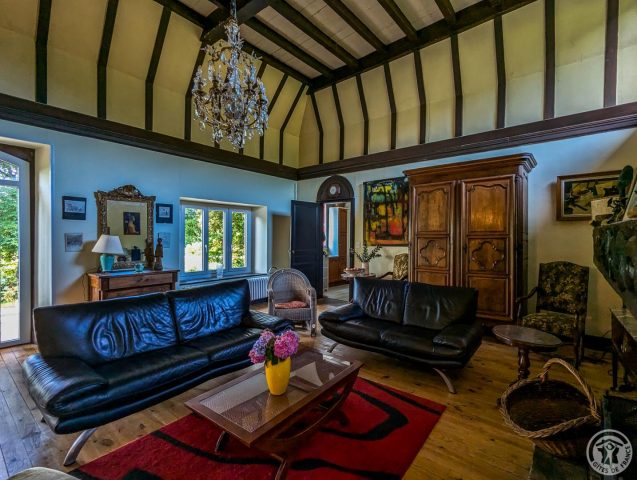 31G100934-30e6c813d8d2489db4de0aac40254705