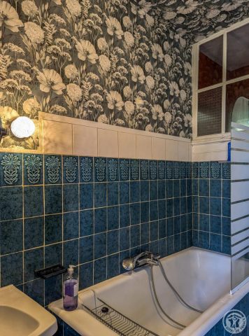 31G100934-3ee4b7ec469f45a3b8d52f4f2984b961