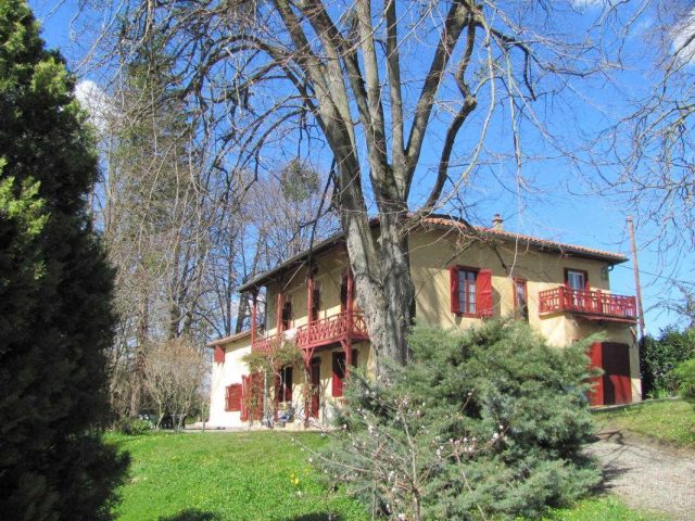 31G100934-5a225c0a05c944dc894f3c70dffbdf36