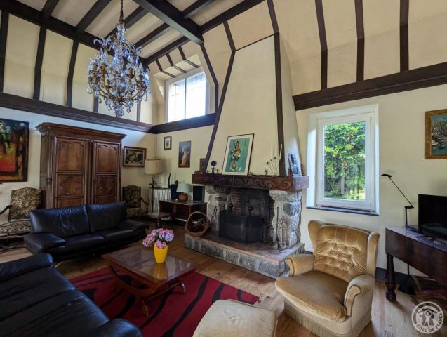 31G100934-5bffdddb13e54fe291ca2711846b2ddf