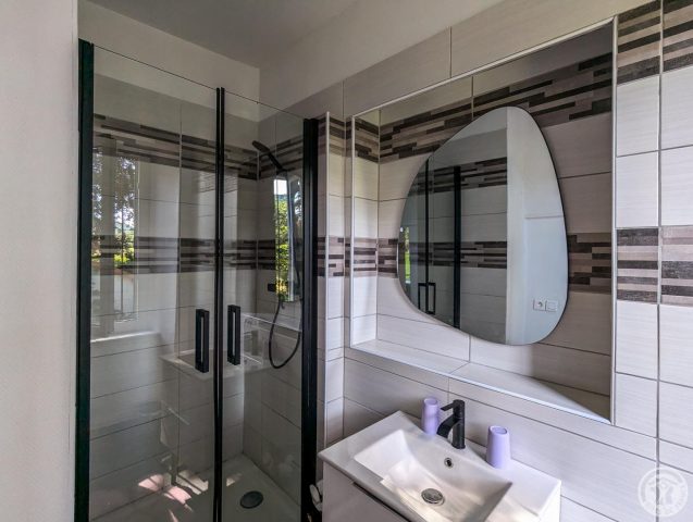 31G100934-88ebaa92137d4e358433e55e567c79f6