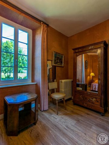 31G100934-a3e963c6fbb74a2fae9267a3b3a7c0b7