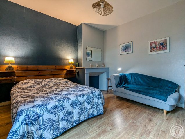 31G100934-ba0a697dbcbb4c558edf351b5cd86b58