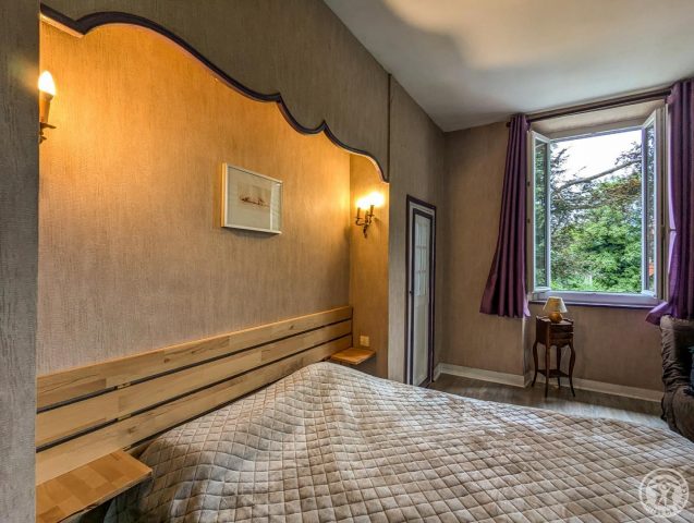 31G100934-d4502f04ffb84e1ba4a416d216df84b7