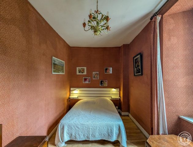 31G100934-f13e226c39784153b52c1a9edae2a394