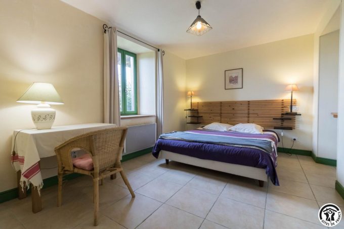 31G100978-3a631afb2b75460ab7dd3cd83a5209f1