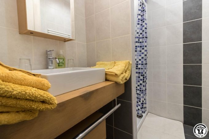 31G100978-4a94b2430a8649b784601a5977e2e752