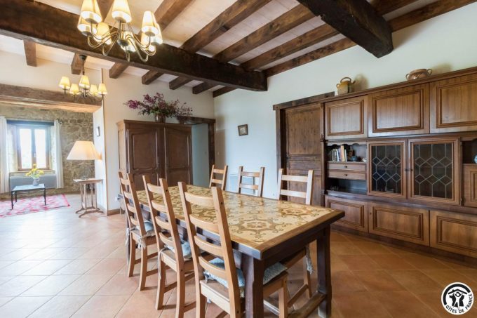 31G100978-5b52f4ad0ceb4bd1a2163f37cdc1bce8