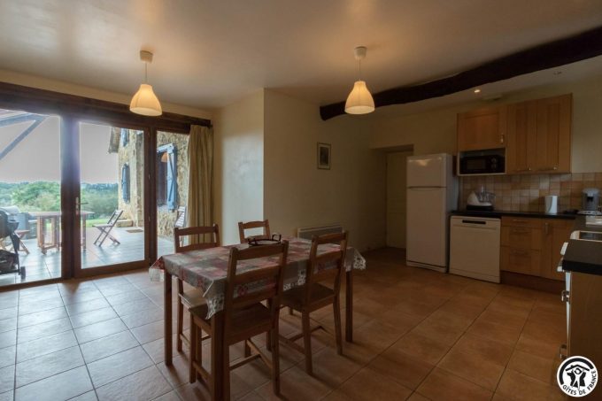 31G100978-7ce3fa0bb8524740b951f8129282cffd