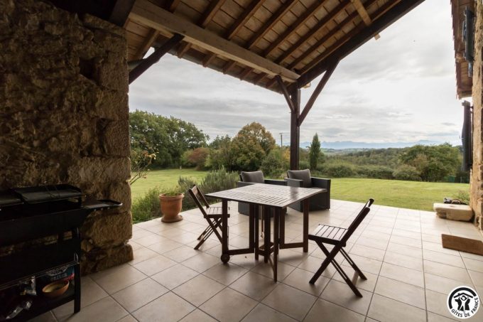 31G100978-87a99ae5f9e94d5688bba804dda0f67a