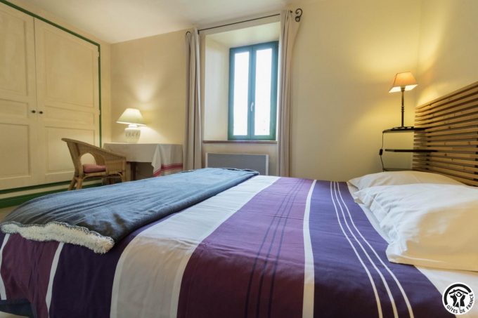 31G100978-c4ba2f3c5aa041ca85caabc504e6d6d9