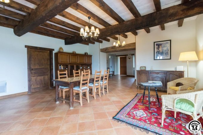 31G100978-ec5ed9bcdf5a4ec4bddee42d65b9e56d