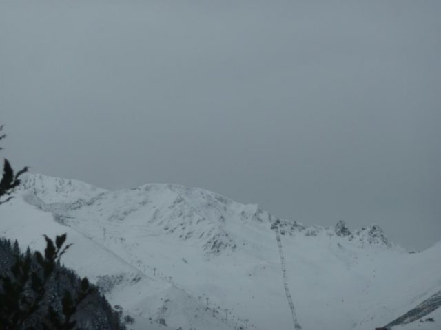 31G100982-24c0ea5d5bda45c2862cc0d784d9e00e