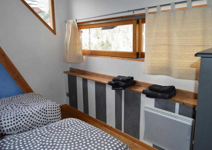 31G100982-5c206d9d2cb84e2484e27f2e8559dd81