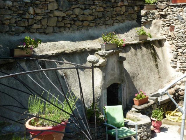 31G100982-7641eec81e6a4c83af57640752e77097