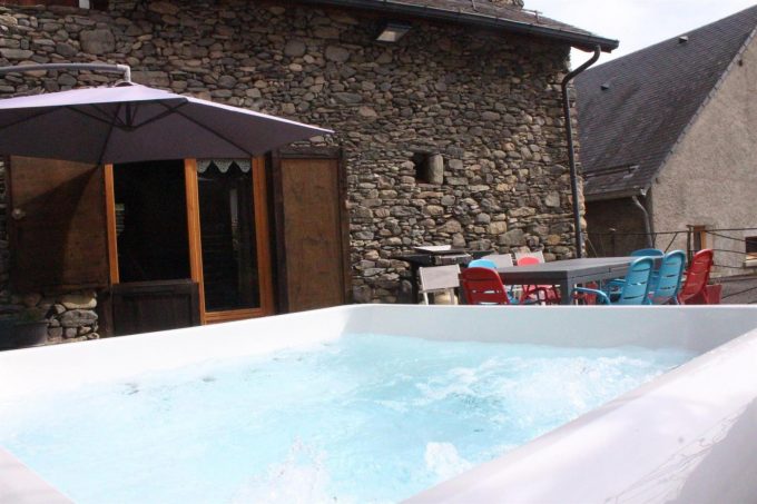 31G100982-e06b616c77c7482fb005e684a9c2040c