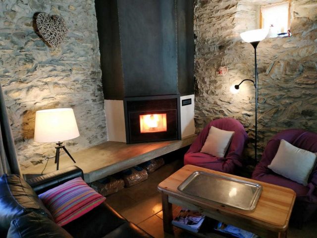 31G100982-e3ea10596ca5468d93ffc684a2b4bb22