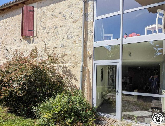 31G100984-074740c926eb4e61838b49c1ee84d396