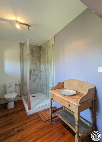 31G100984-09f0fffc5a044aadba4bb0ce4dd30b5b