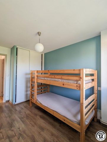 31G100984-ff25de448db342a6a89f74522cab984f