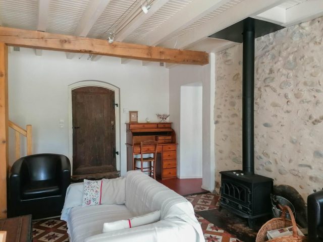 31G100985-5cb7c4db5c894bb0af0ac1d0d718e488