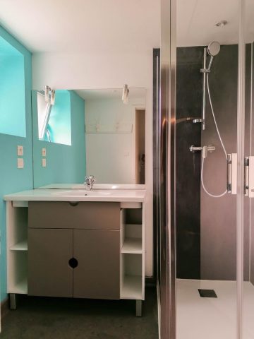 31G100985-6f589c3eb7324613aa1d26103deef8f7