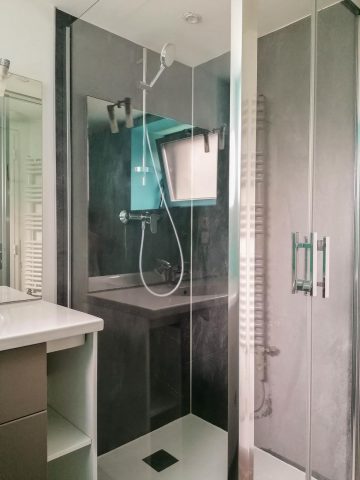 31G100985-90f4ab48b2a849e7890d159b27989517