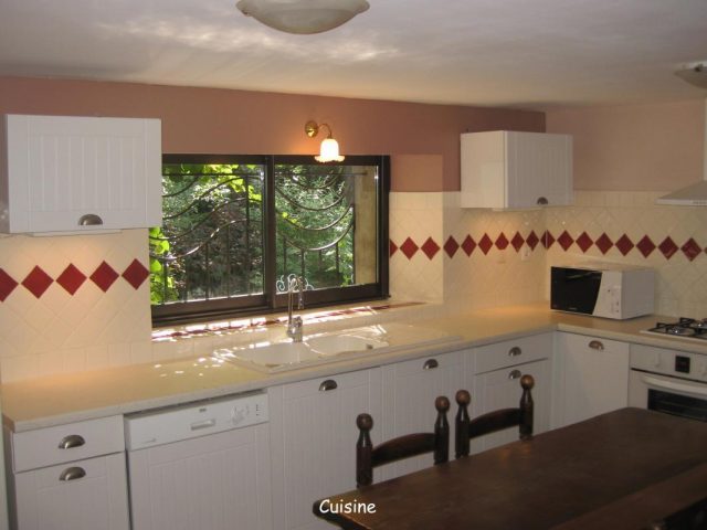 31G101003-52eb3b594b8b4769b198e8480f3a4730