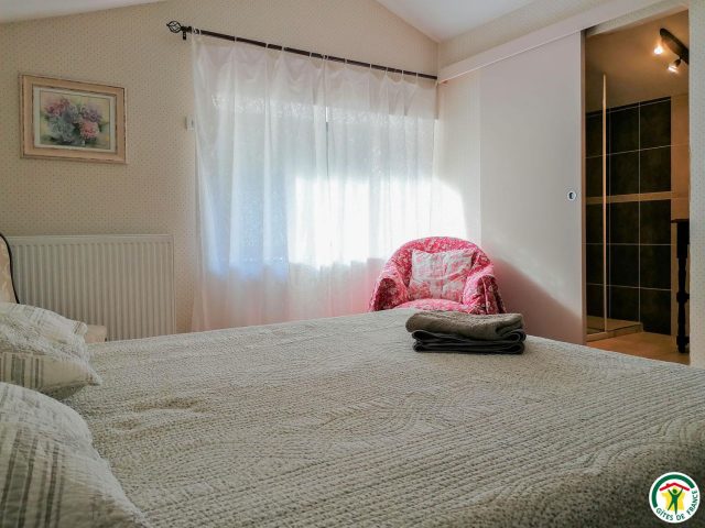 31G101003-7680231f799b4a13a043da811a7c5d34