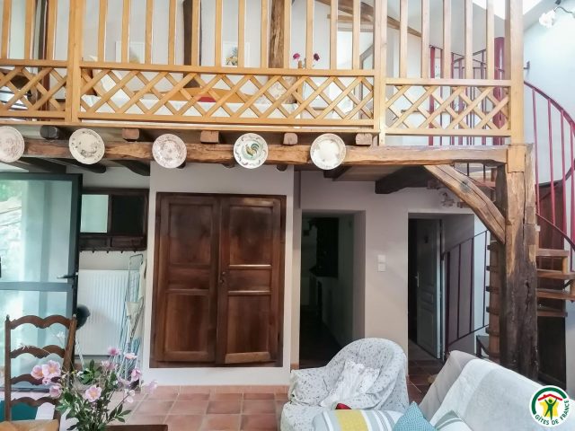 31G101003-bcd8bcf5e4274623b6a30c82c2f0a74a