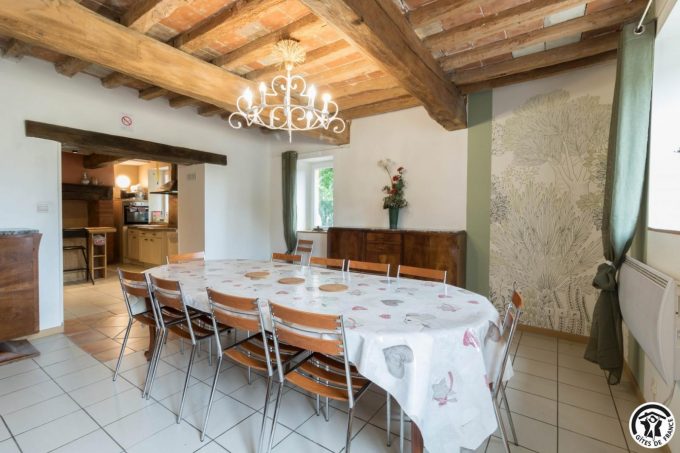 31G101006-a28fbf7ca5974a5a850ac97645294589