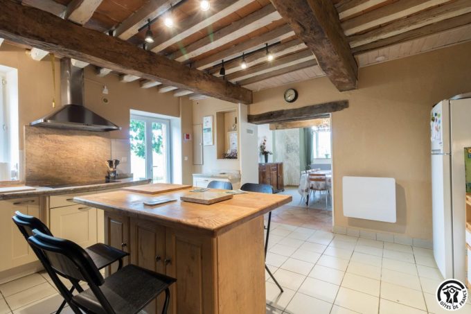 31G101006-af7c5195a1c24bac9475c1c6a4758be9