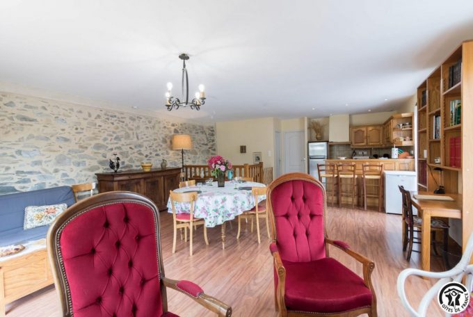 31G101011-657fdad5d8894a98a827633904e66550