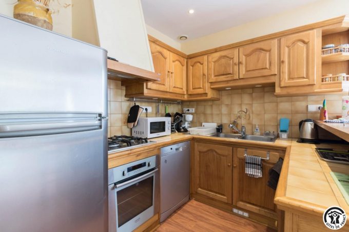 31G101011-9d3655c05530445fb4d5dc3fd5487d8b