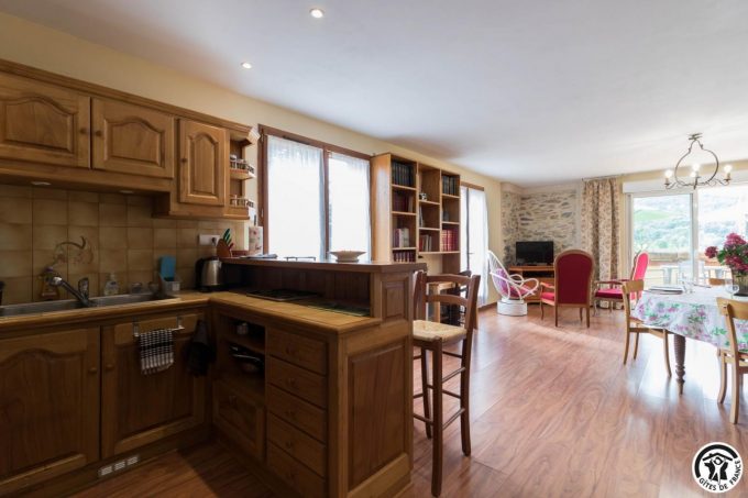 31G101011-f43488113dd048abb07bf48a8b78b491