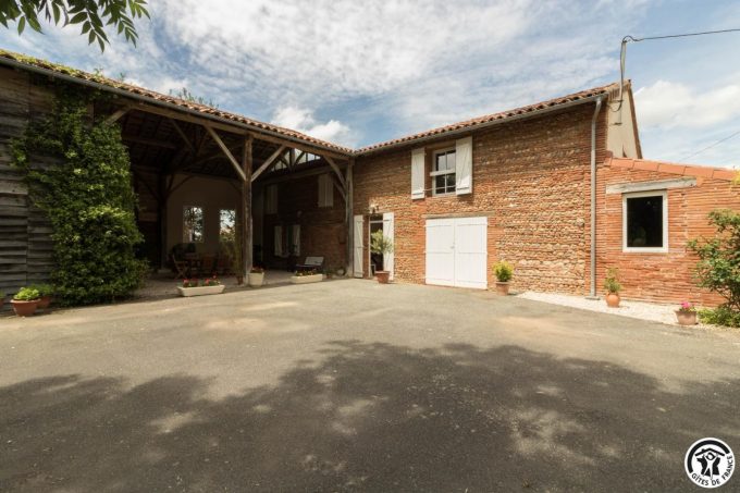 31G101045-07b73f140a3c45a39aaebcb1e473dc51