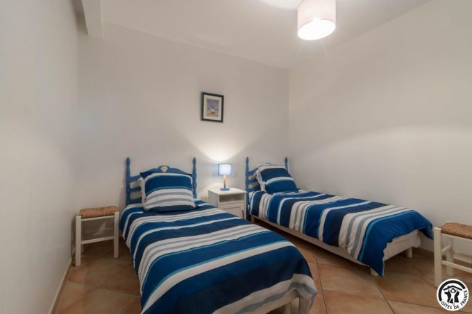 31G101045-1df7534c8b5c4b7a924929530903d265