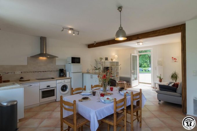 31G101045-2371c661058f4c0b929980ab1696398e