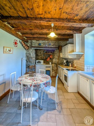 31G101052-00b0c5cd4bcd4af4a244e43a44a9927a