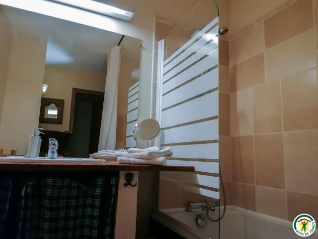 31G101054-09055ff49fe54f79be2b510d9a0a5e54