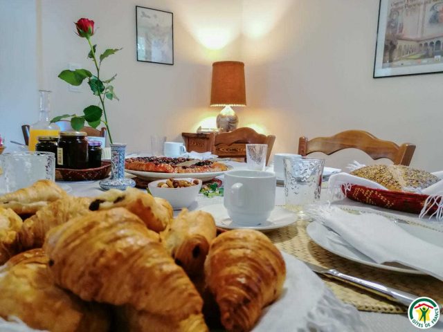 31G101054-4d5d69fa594a423d9fd22da9602f25d2