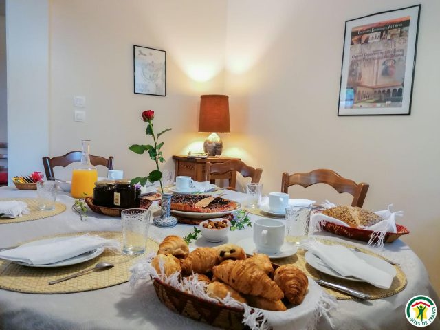 31G101054-85f365e1f6404139b728323023afcb13