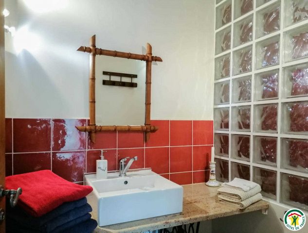 31G101054-ca6171c0325f416d857b024cdbfa5115