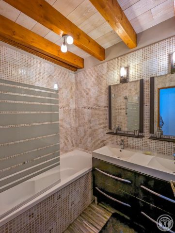 31G101056-8a30a51ce9d64ab584c81f27f33308bd