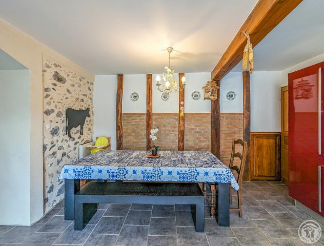 31G101056-be73ac4b8b4e47b69b1a213a8e0c1453