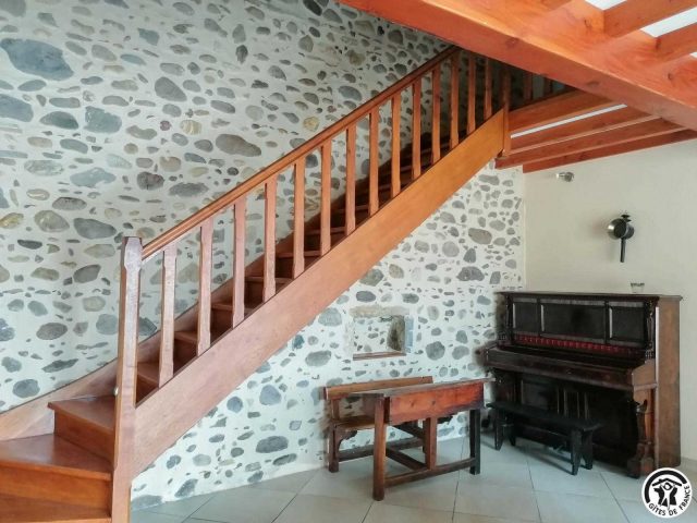 31G101082-32d541015d0744fd9d816d9bbcff04fa