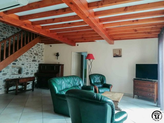 31G101082-ec10cb5267734a65b397605f57a1c153