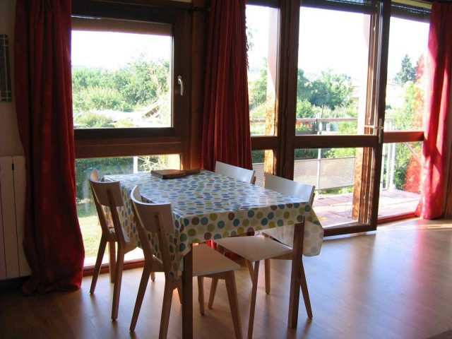 31G101092-048e7154570d455687f80d3a737f16ae